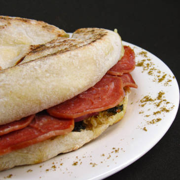 SANDWICH CILANTRO Y SALAMI
