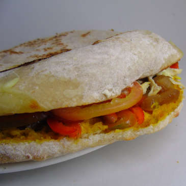 SANDWICH CURRY Y POLLO